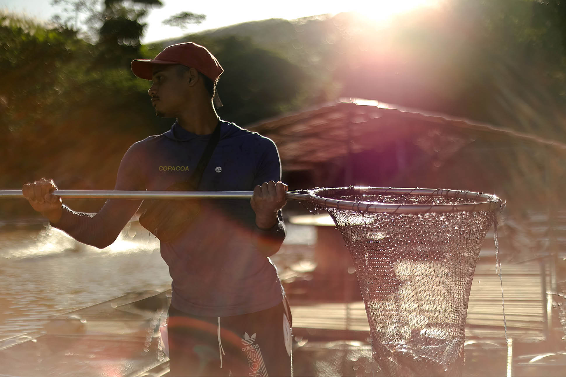 20250611BA - COPACOA, Cabo de Santo Agostinho - PE - Agricultura familiar e aquicultura. A COPACOA apoia os agricultores que decidem montar um pequeno a ude em sua propriedade e tem como principal cultivo a tilapia. Na foto : Maykon Douglas, Gerente de Produ o da Copacoa.