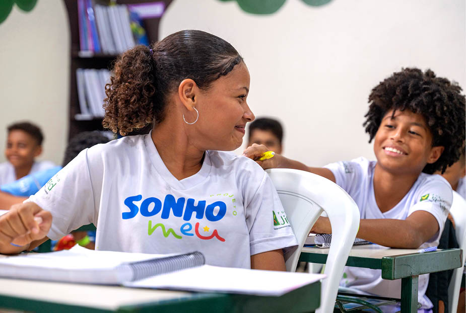 JI PARANA_RO 08 de Julho de 2025 OCB / CrediSis Na imagem, Kettlen Lorrayne dos santos Batista e Davi Lorenzo Barbosa Moreira, aluno do Espaco Social Sonho Meu, da Fundacao Ji Cred em Rondonia. Imagem: Alexandre Rezende / NITRO Historias Visuais