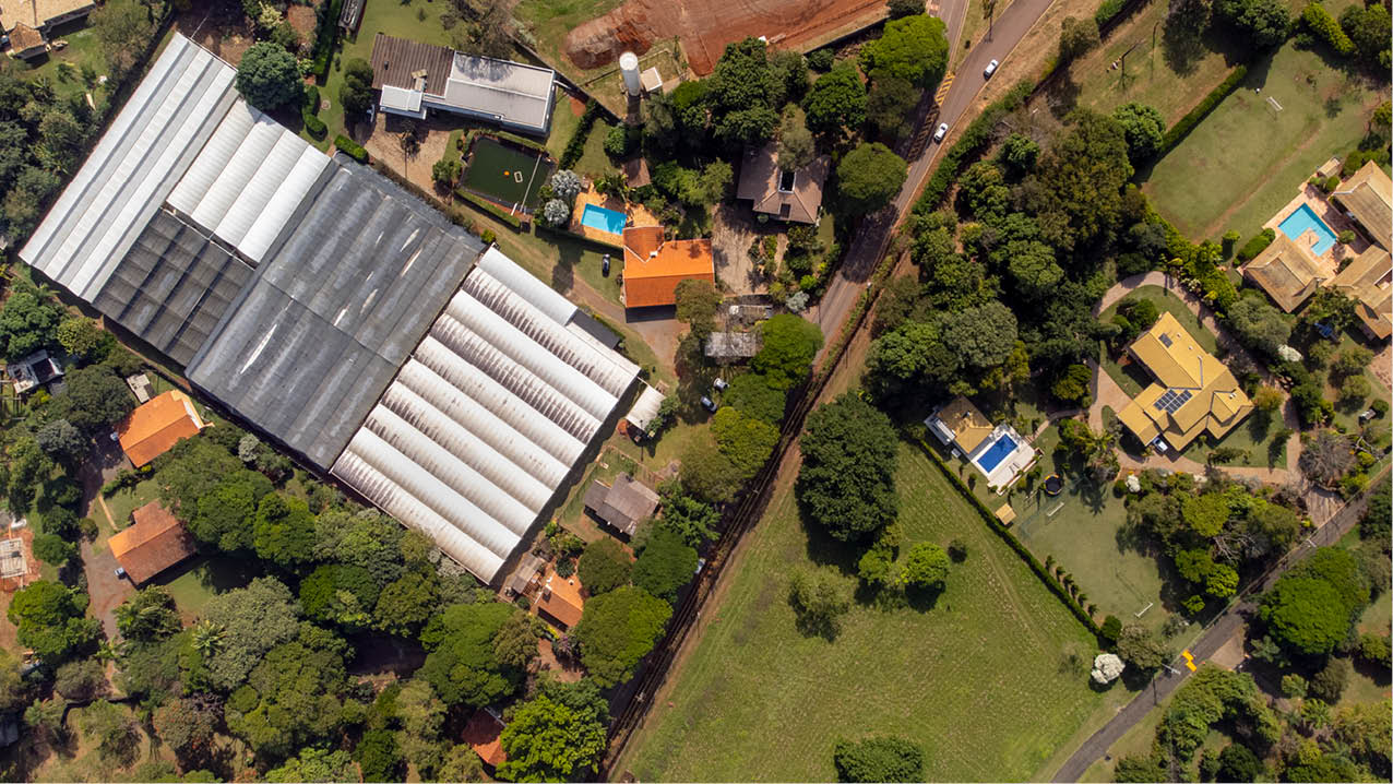 Holambra_SP 06 de Junho de 2025 OCB / VEILING Na imagem, vista aerea da empresa Acosta, cooperada da Veiling, e seu entorno na cidade de Holambra, SP. Imagem: Alexandre Rezende / NITRO Historias Visuais