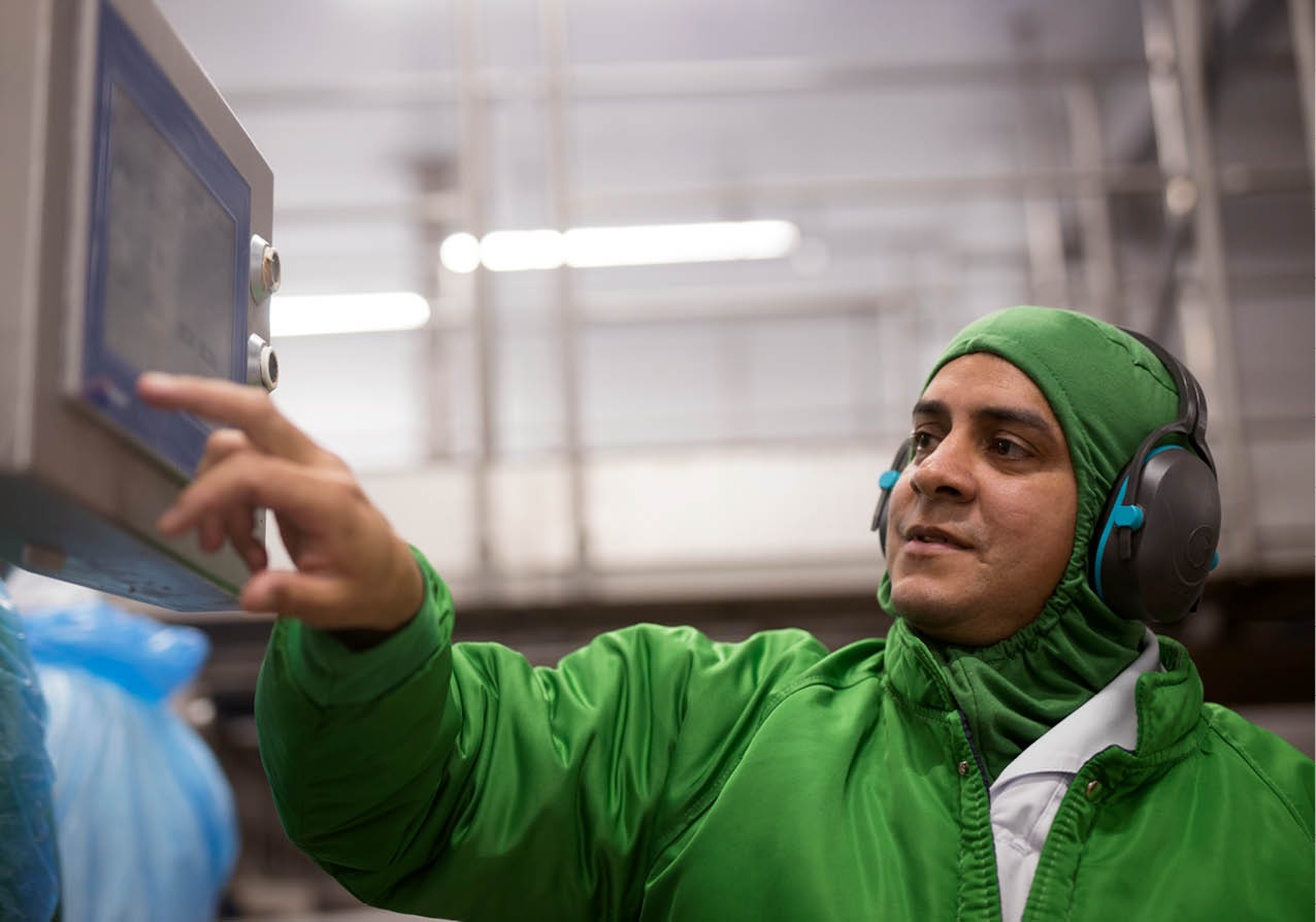 Fotos pra OCB, em Cafelandia, PR, Brasil. 04/06/2025. Cristiano Santana da Silva, funcion rio Copacol.
