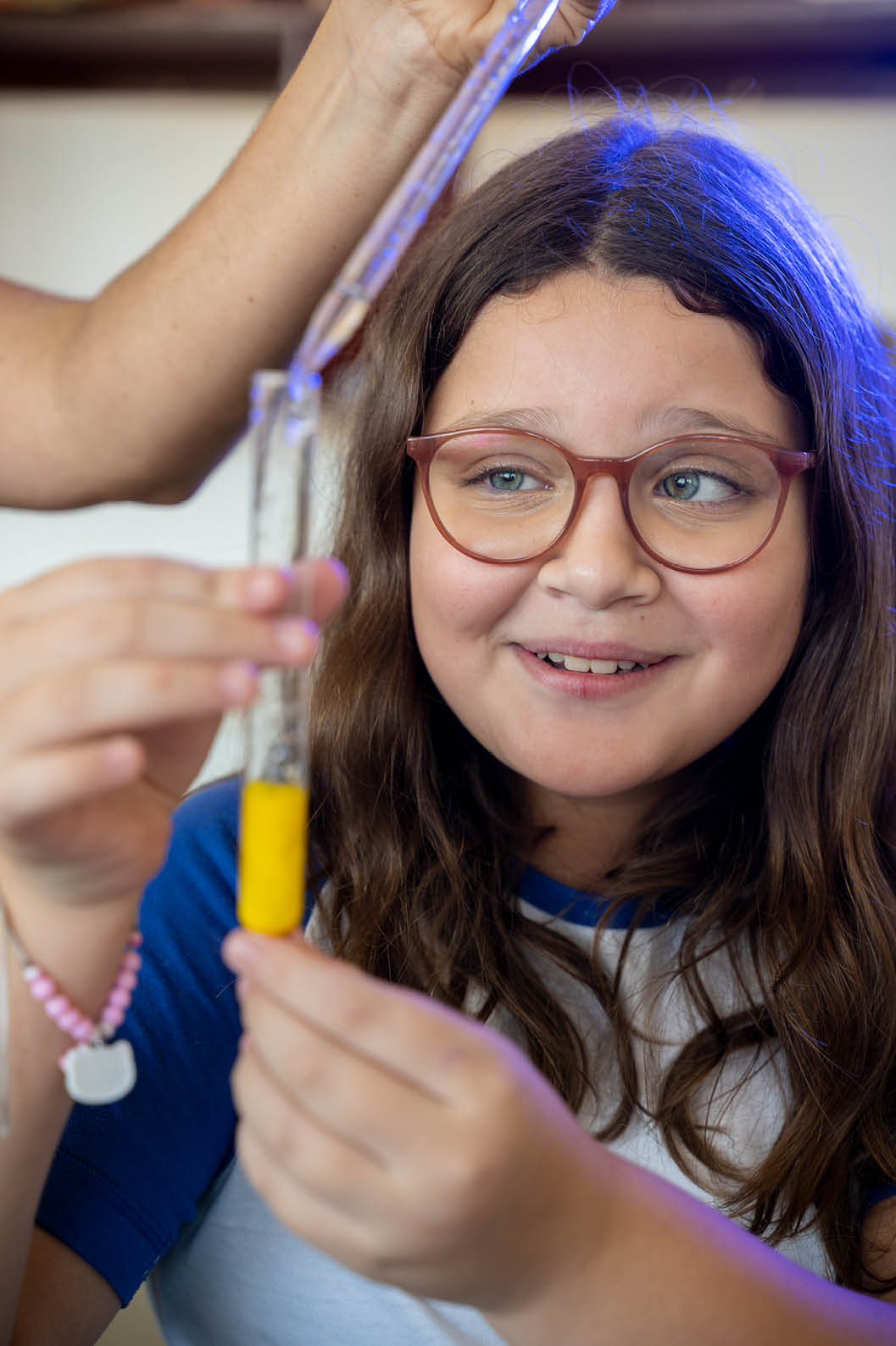 ANGRA DOS REIS_RJ 02 de Junho de 2025 OCB / ACEC Na imagem, professora Talita Araujo e Suzana Lyra, aluna. Imagem: Alexandre Rezende / NITRO Historias Visuais