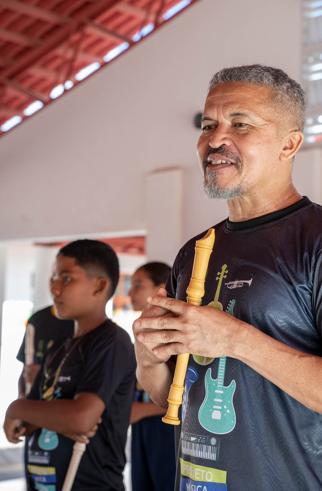 GRAJAU_MA 23 de Junho de 2025 OCB / SICOOB Na imagem, na aula do professor de m sica Ildomar Matias do Nascimento (em destque) na Escola Valtemir Luz Silva, cidade de Grajau, no Maranhao.  Imagem: Alexandre Rezende / NITRO Historias Visuais