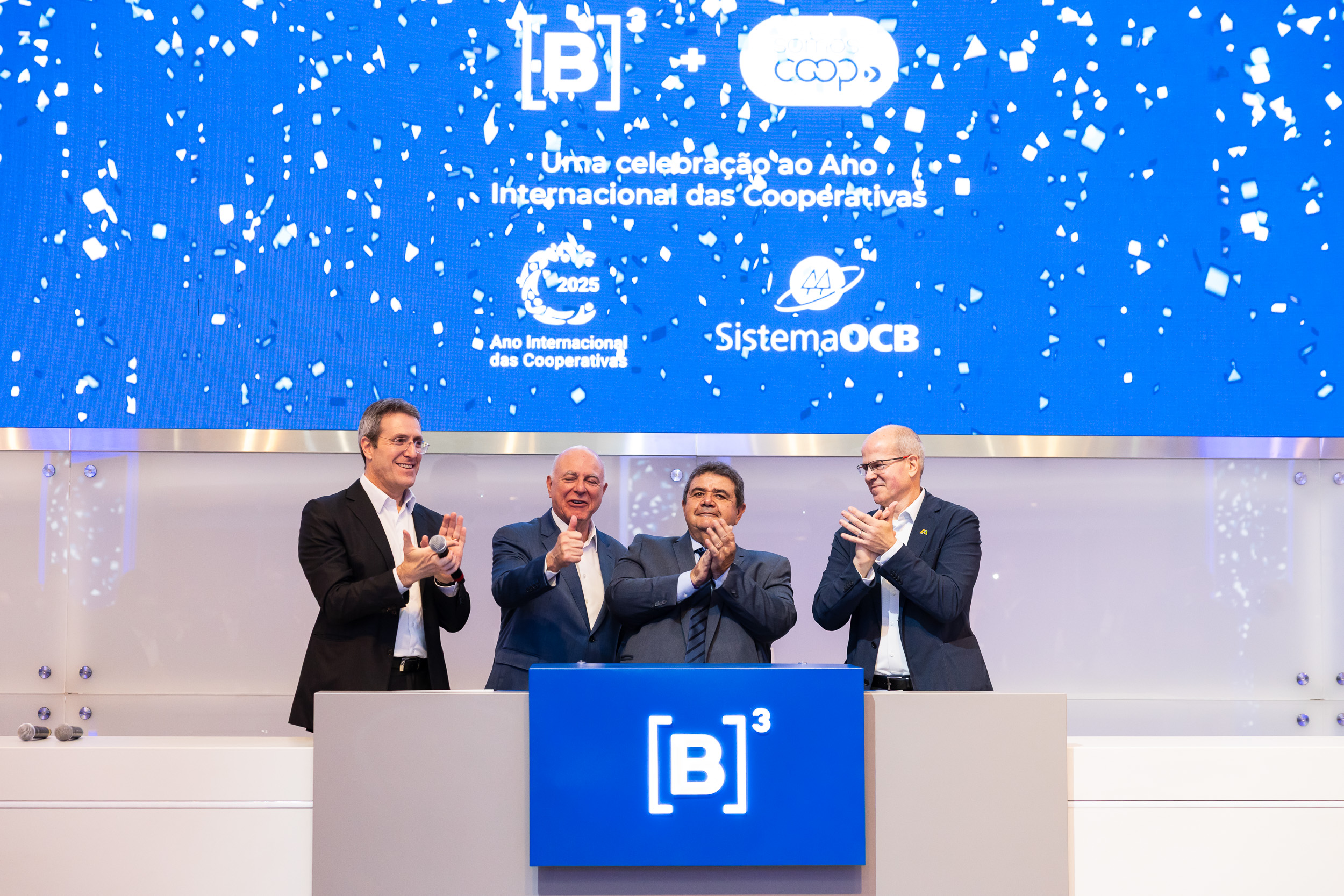 Cooperativismo abre pregão da B3 e celebra reconhecimento global 