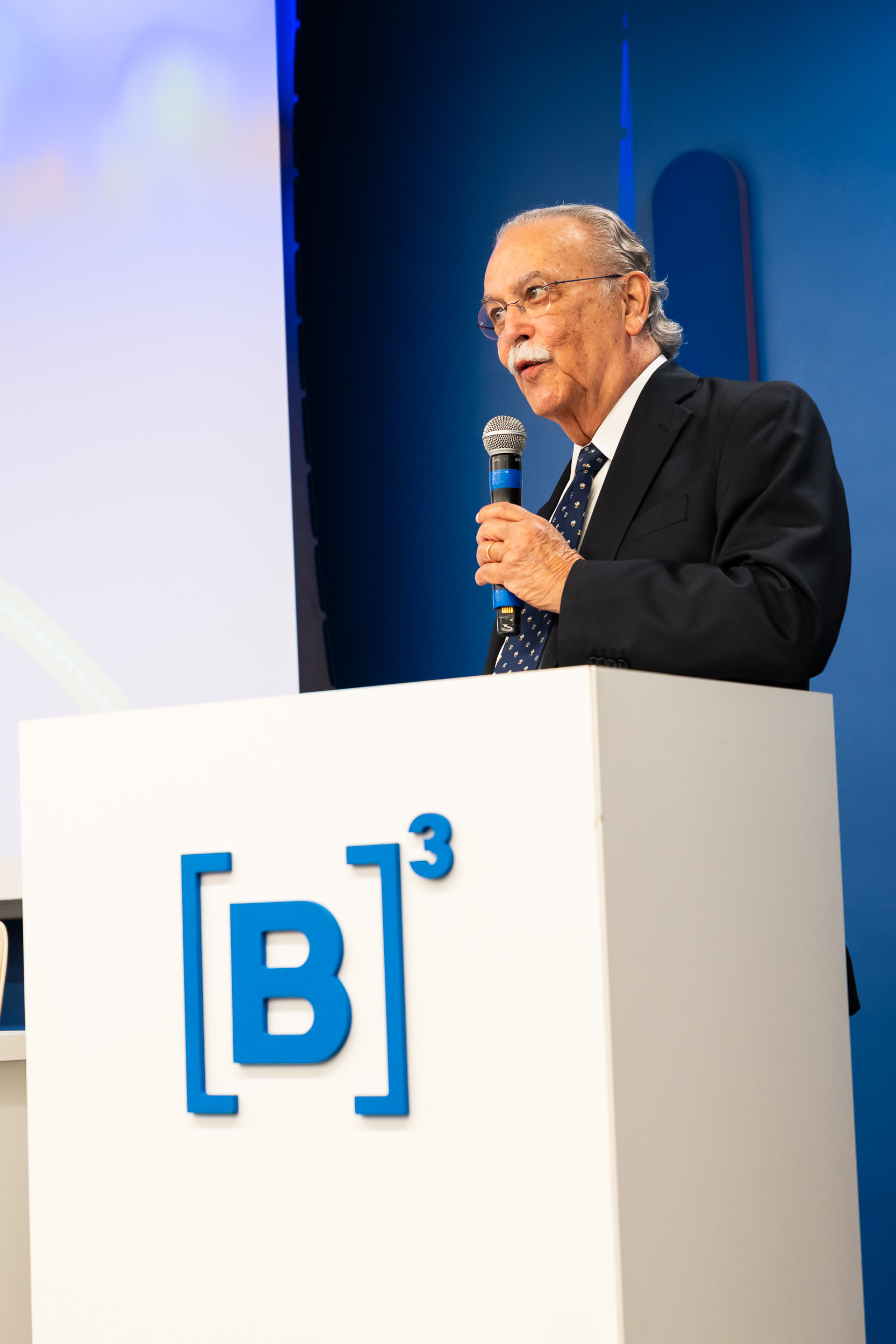 Economista e especialistas destacam força do cooperativismo no Brasil 