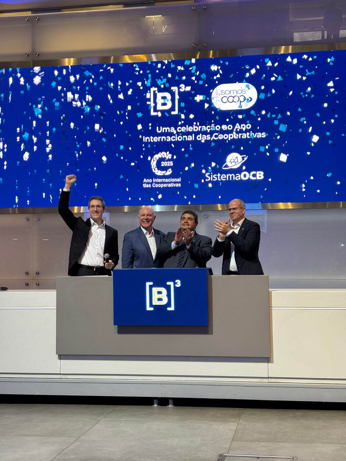 Cooperativismo abre pregão da B3 e celebra reconhecimento global 