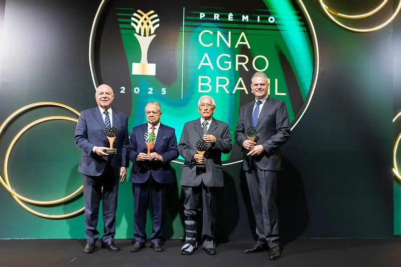 Sistema OCB prestigia cerimônia de entrega do Prêmio CNA Agro Brasil