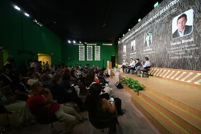 54929909932 21857186f4 w b4e74