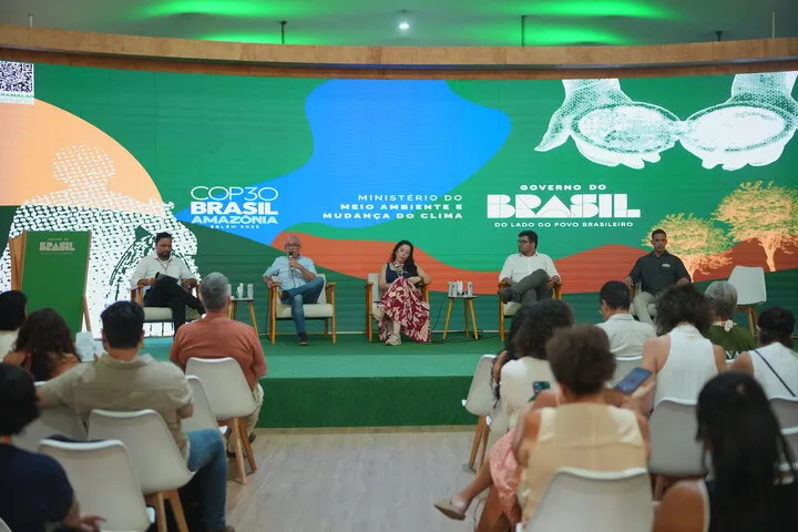 54933287750 b5d0e432a9 k d18a5