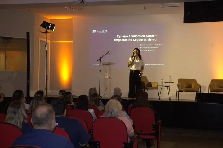 Lideranças cooperativistas discutem cenário econômico em SC