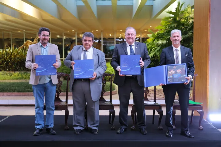 Cooperativismo ganha mapa global e livro histórico em celebração no Itamaraty