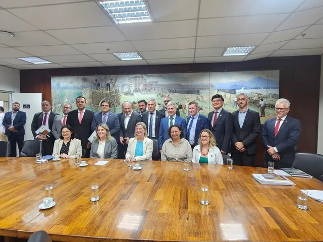 Sistema OCB reforça defesa do leite em audiência com Alckmin no MDIC