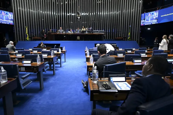 Manifesto sobre jornada de trabalho é entregue ao Senado 