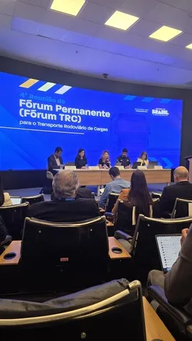 Fórum debate eficiência e segurança no transporte de cargas
