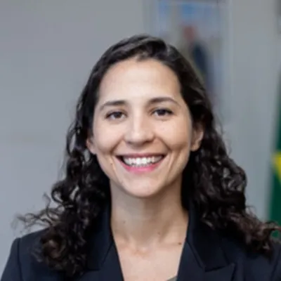 Julia Cortez da Cunha Cruz