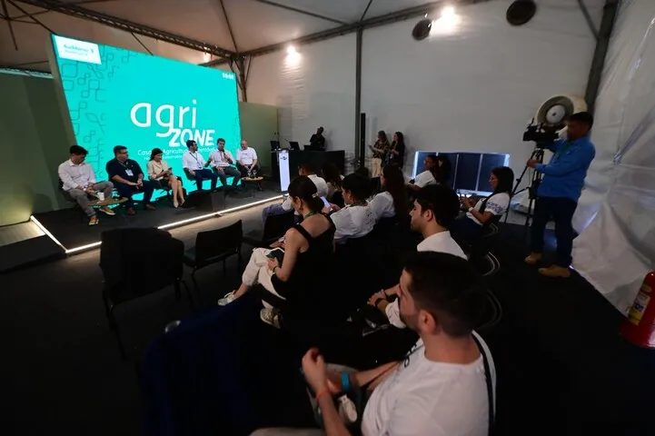 Cooperativismo impulsiona o crédito verde no primeiro dia da COP30