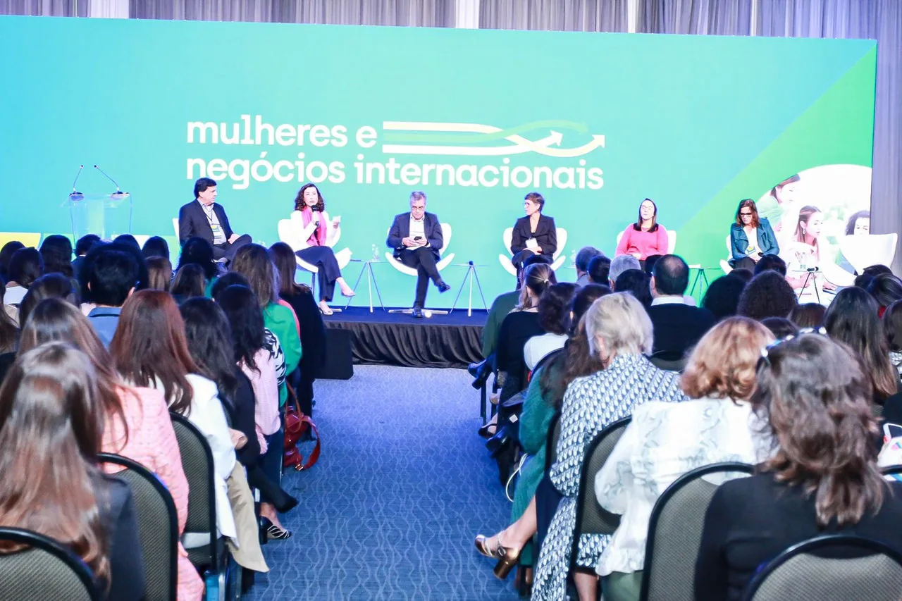 MDIC abre edital para ser mentora do projeto “Elas Exportam”