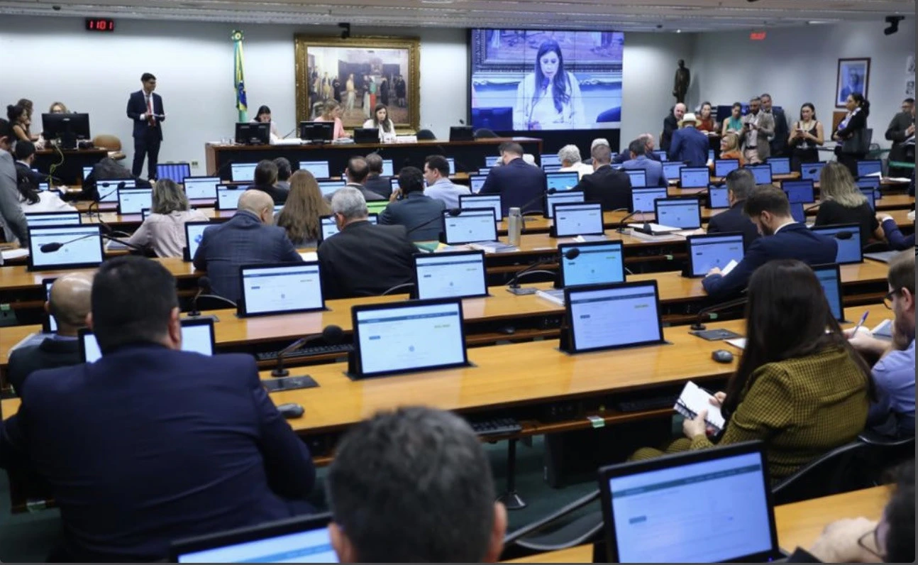  Sessão deliberativa da CCJC aprova incentivos fiscais para a reciclagem