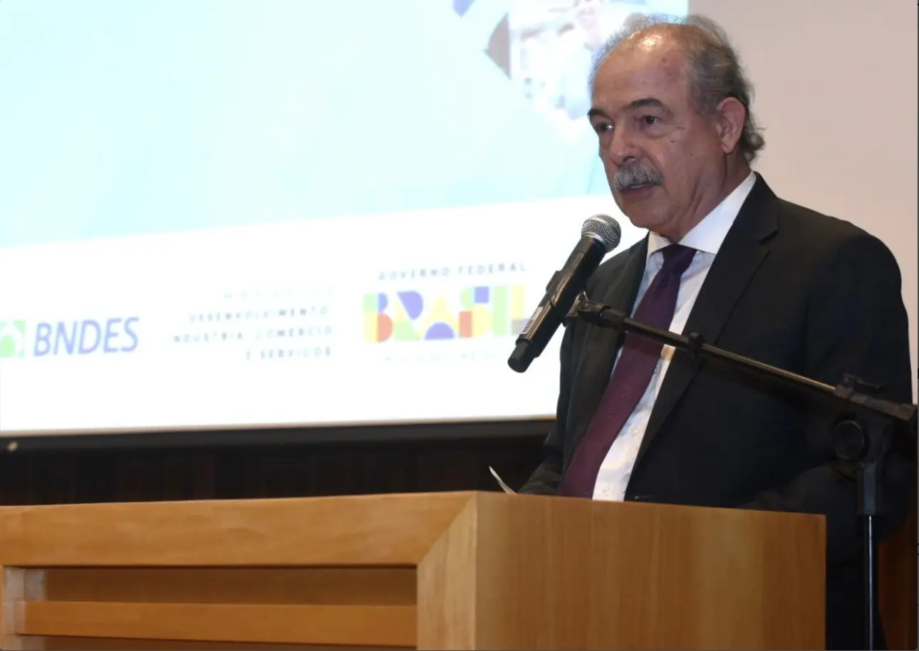 Aloísio Mercadante ressalta importância do cooperativismo em evento do BNDES