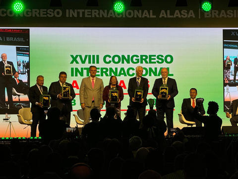 Alasa 2025: Homenagem ao presidente do Sistema OCB destaca o coop