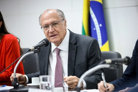 Reunião com Alckmin trata sobre medidas econômicas e COP30