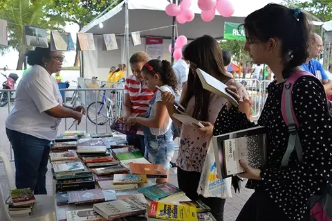 Bibliocoop realiza troca livros durante a 7ª Corrida do Cooperativismo de Maceió