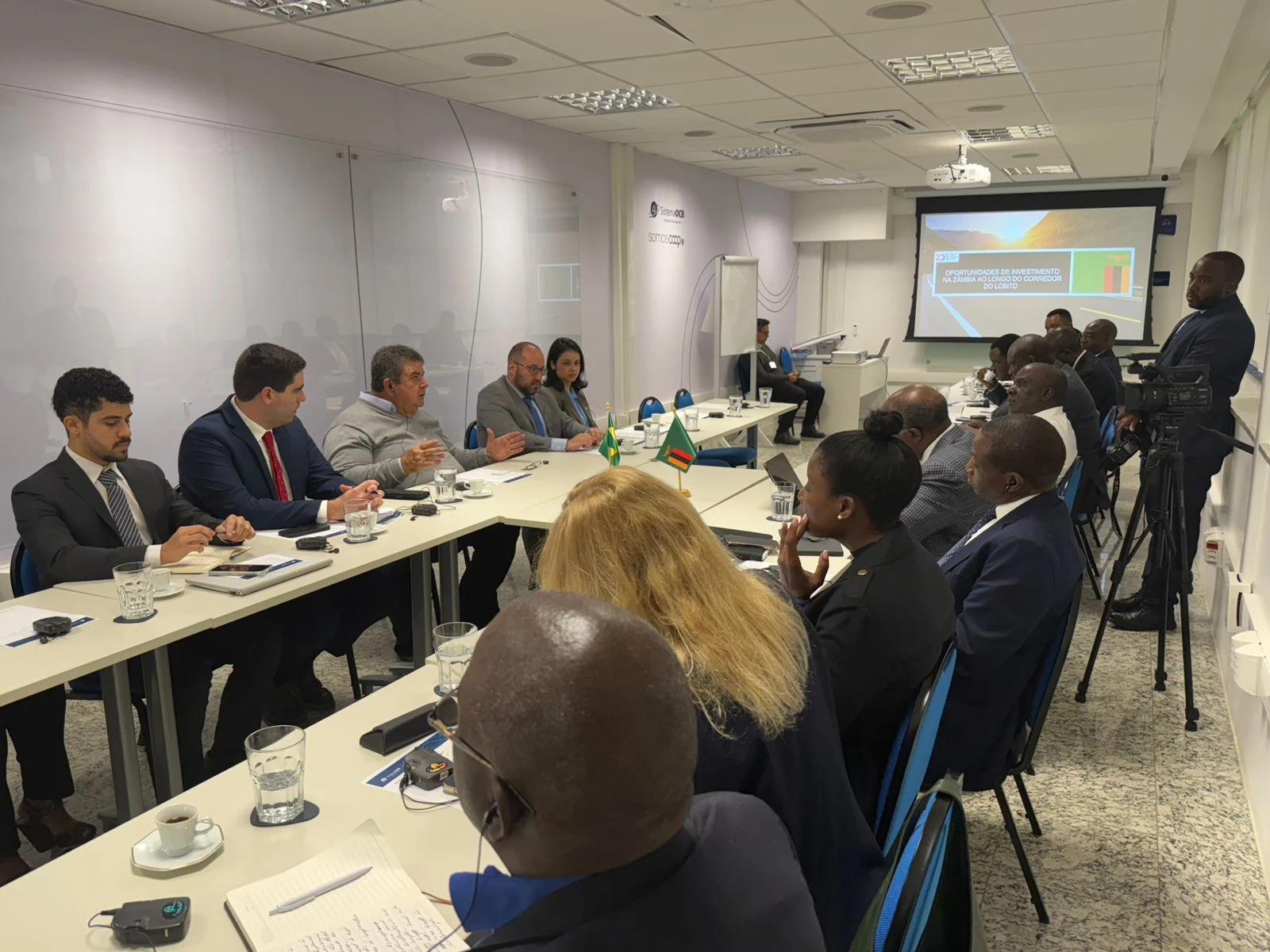 Líderes da Zâmbia conhecem modelo cooperativista do Brasil 